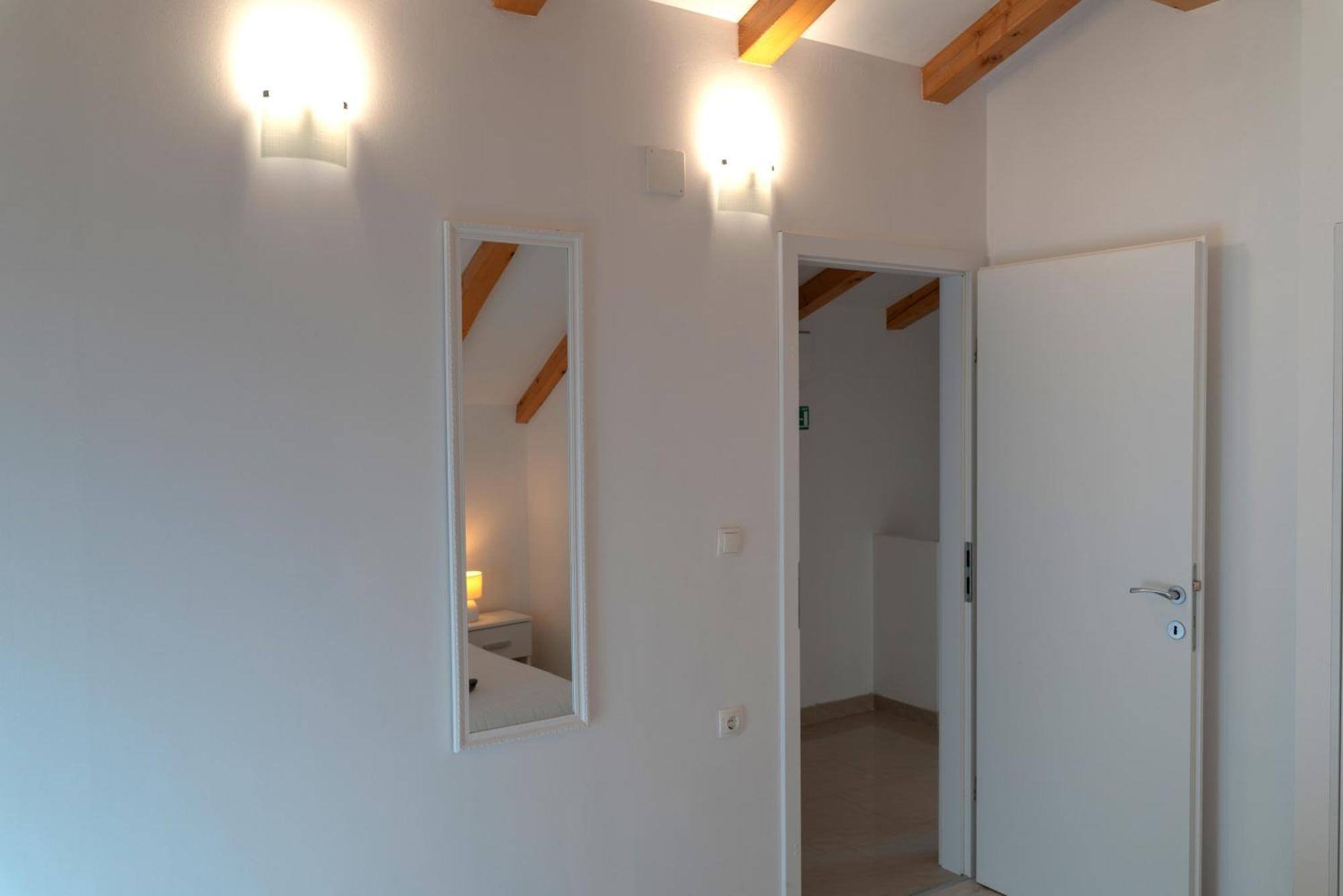 Apartments Srdanovic Omiš Exteriör bild