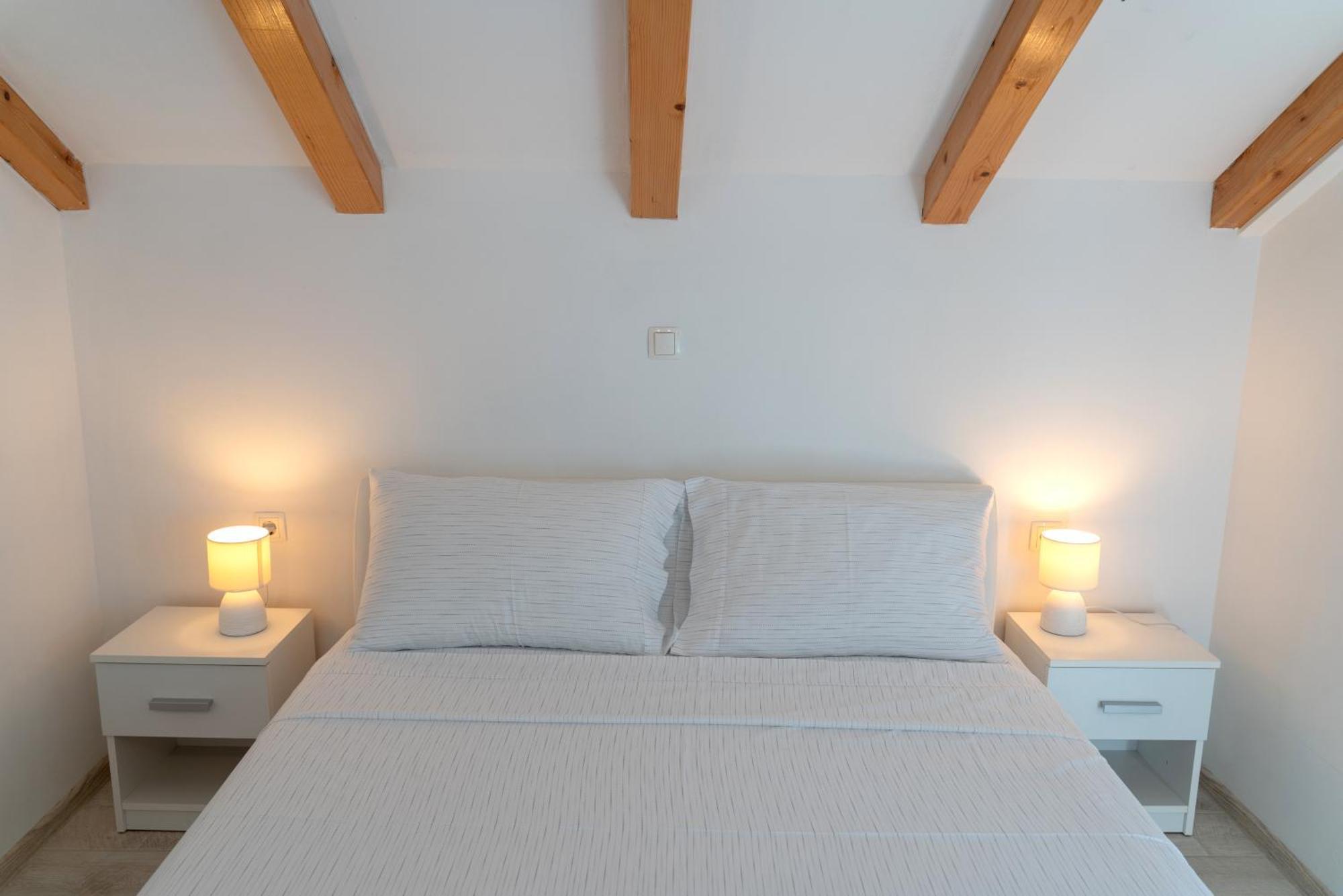 Apartments Srdanovic Omiš Exteriör bild