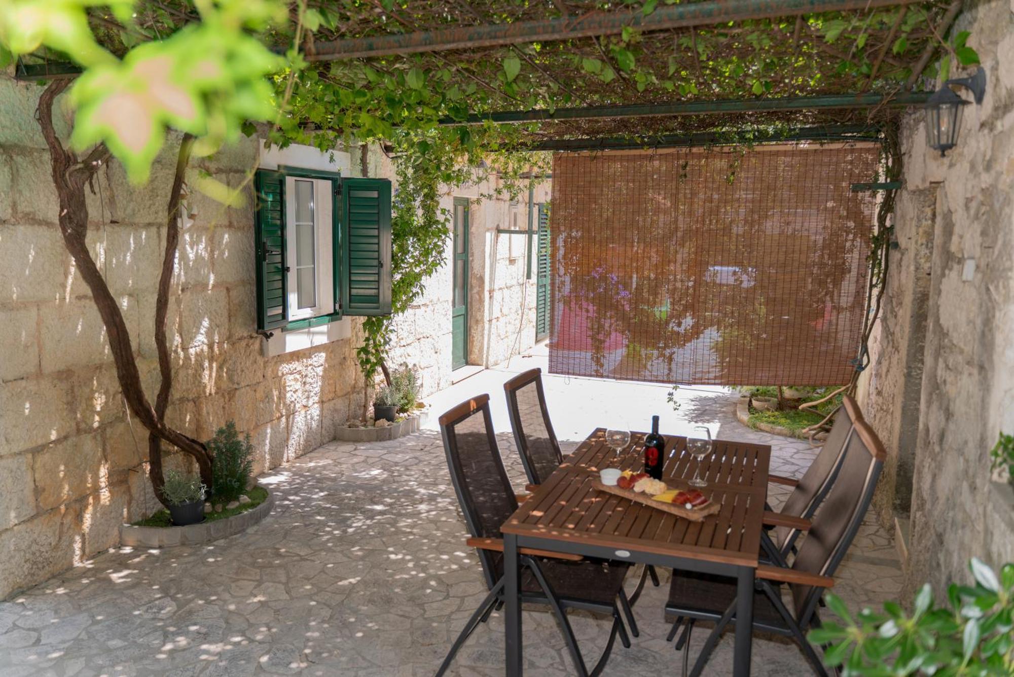 Apartments Srdanovic Omiš Exteriör bild