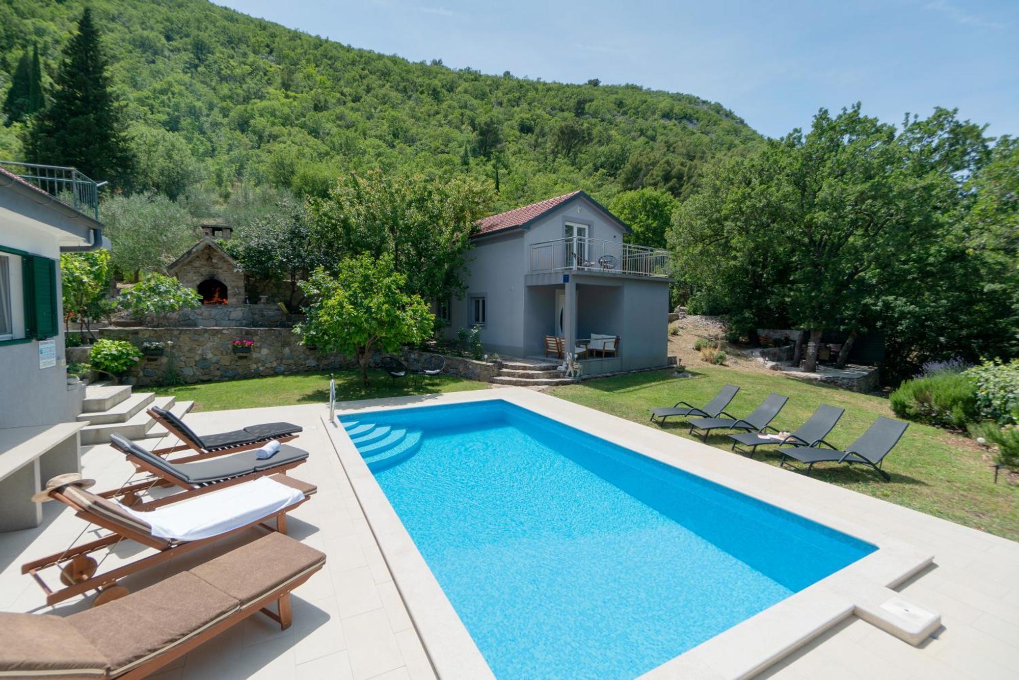 Apartments Srdanovic Omiš Exteriör bild
