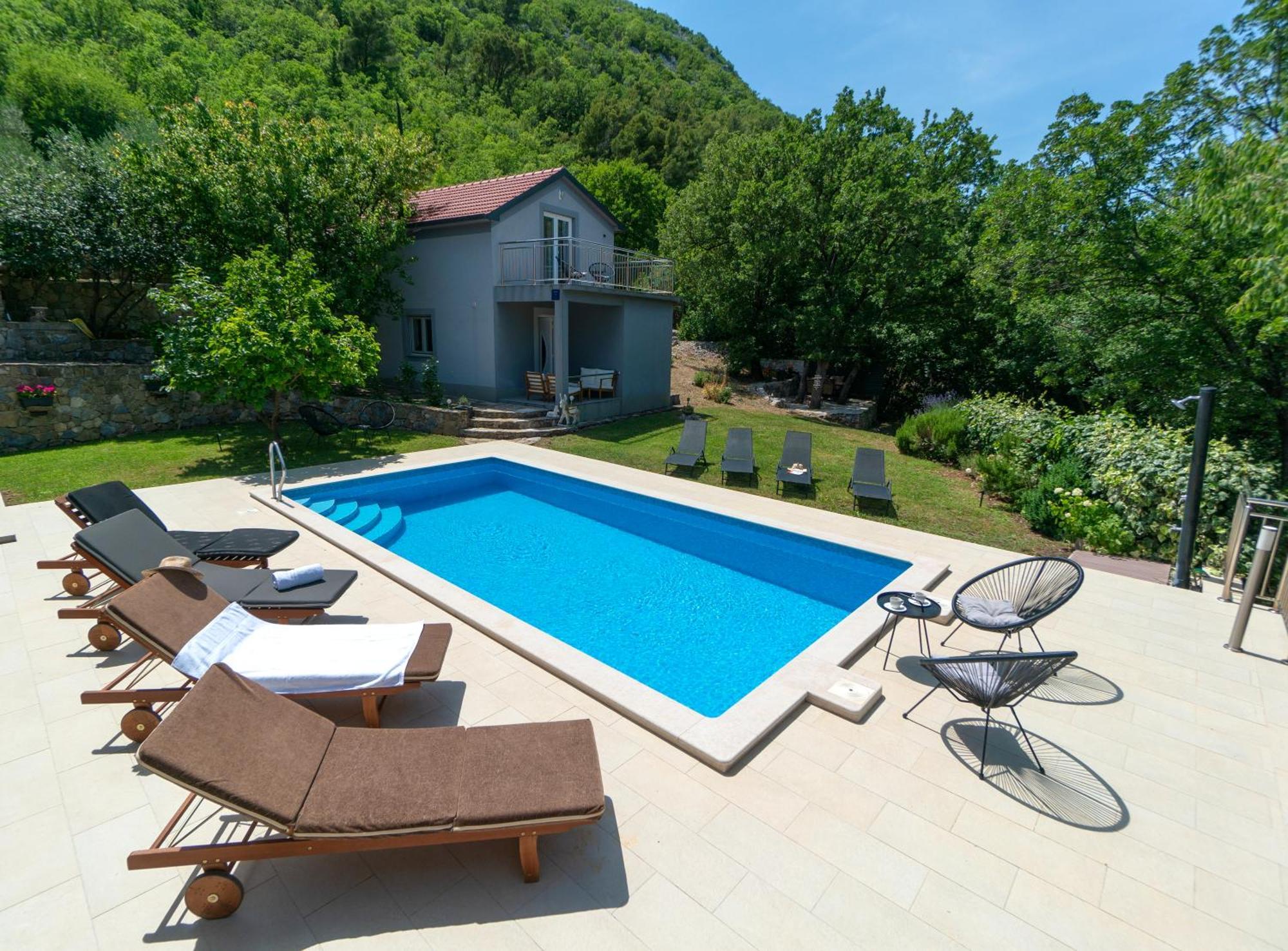 Apartments Srdanovic Omiš Exteriör bild
