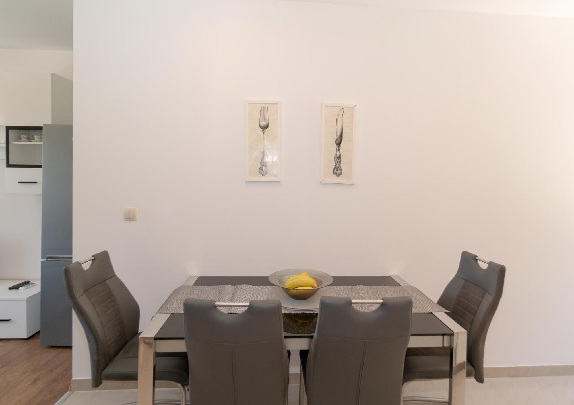 Apartments Srdanovic Omiš Exteriör bild