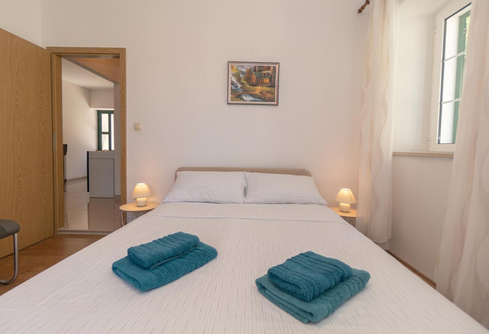 Apartments Srdanovic Omiš Exteriör bild